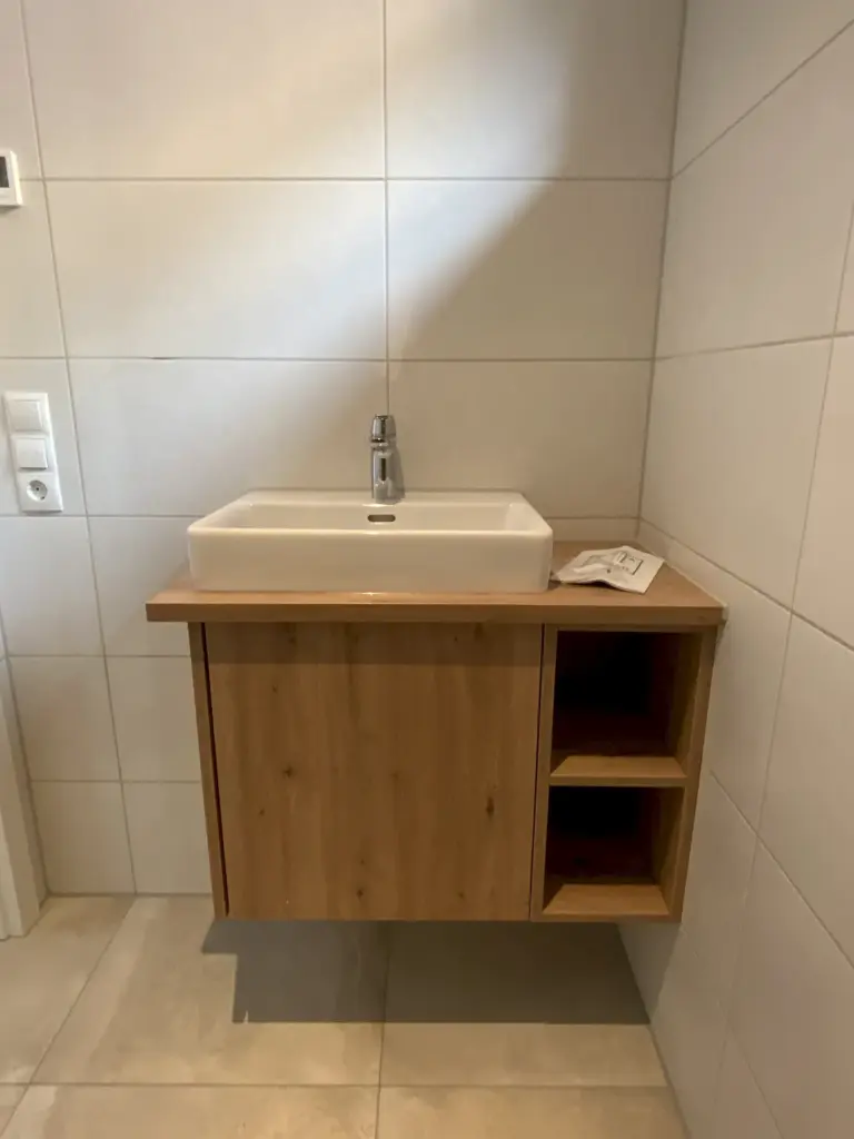 Kleine Waschtischkombination