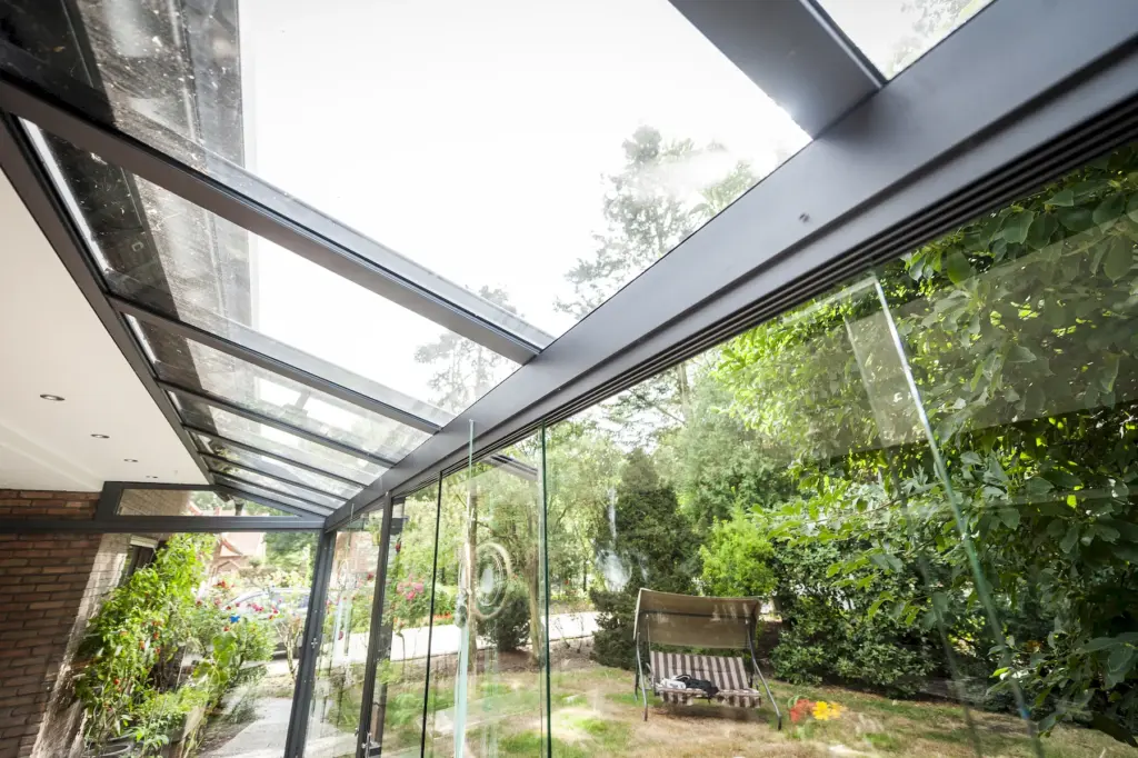 Sommergarten mit integrierter Beschattung