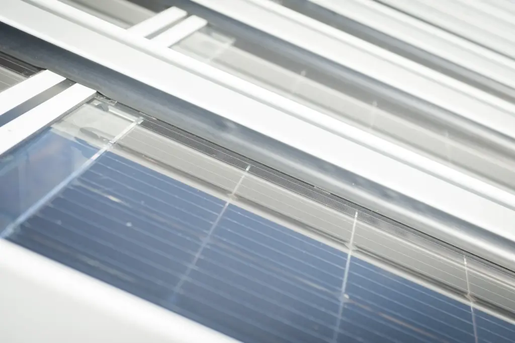 Terrassendach mit PV Modulen