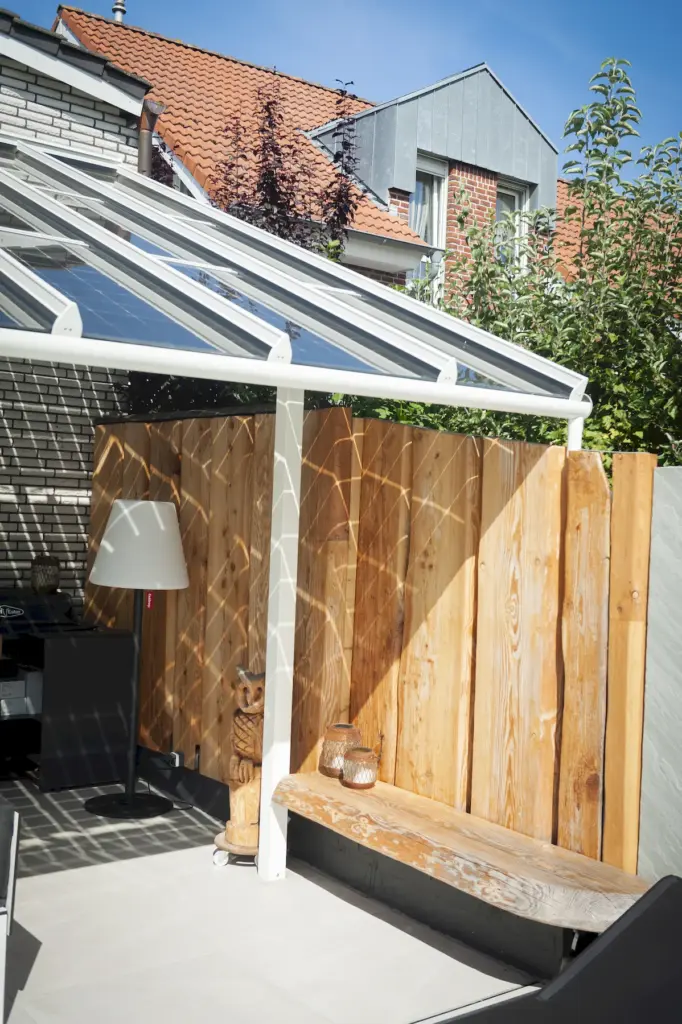 Terrassendach mit PV Modulen