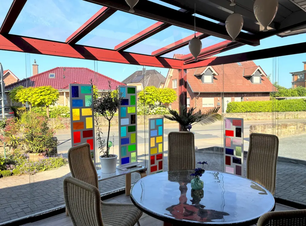 Gartenzimmer, Sommergarten in Rot