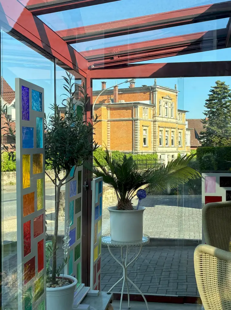Gartenzimmer, Sommergarten in Rot